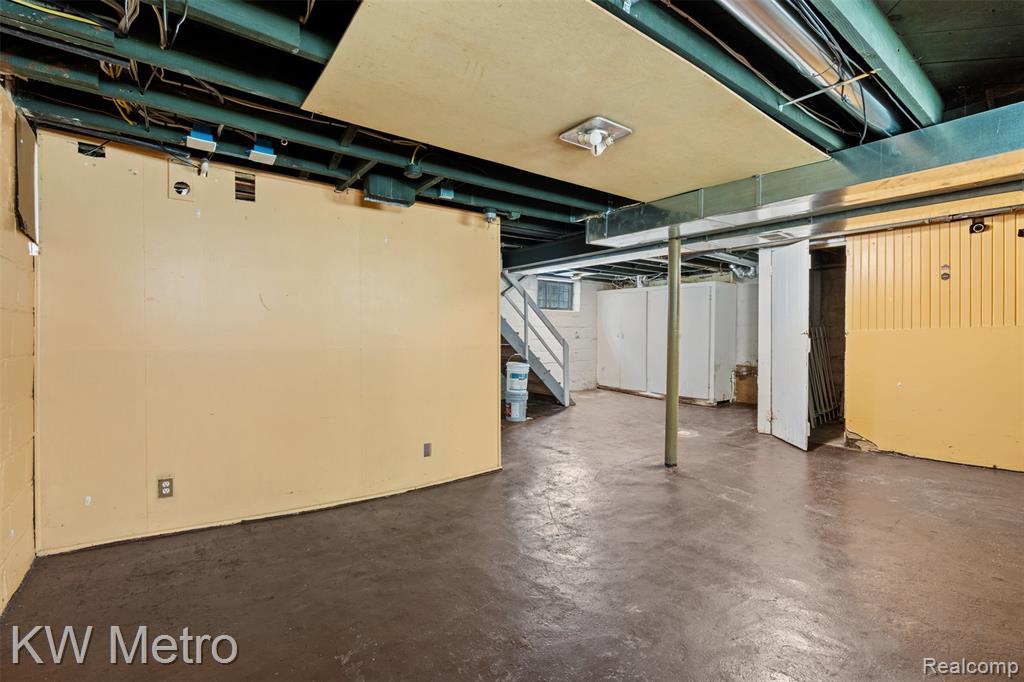 16831 Lawton Street Property Photo 21