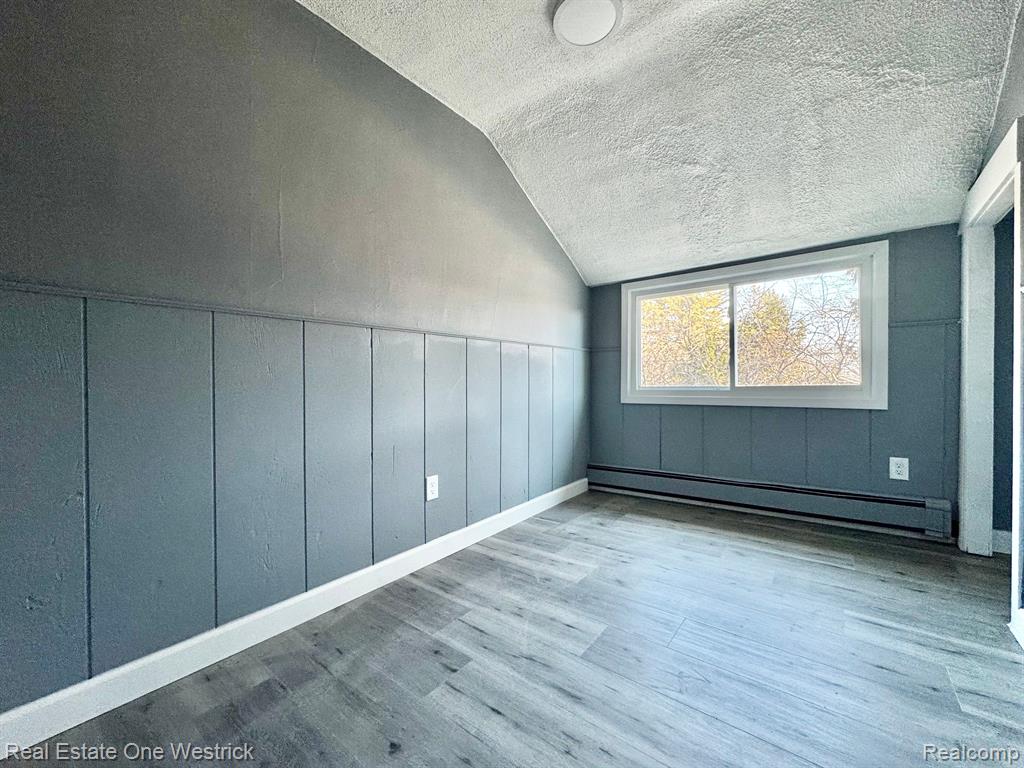 432 Edgewater Drive Property Photo 17