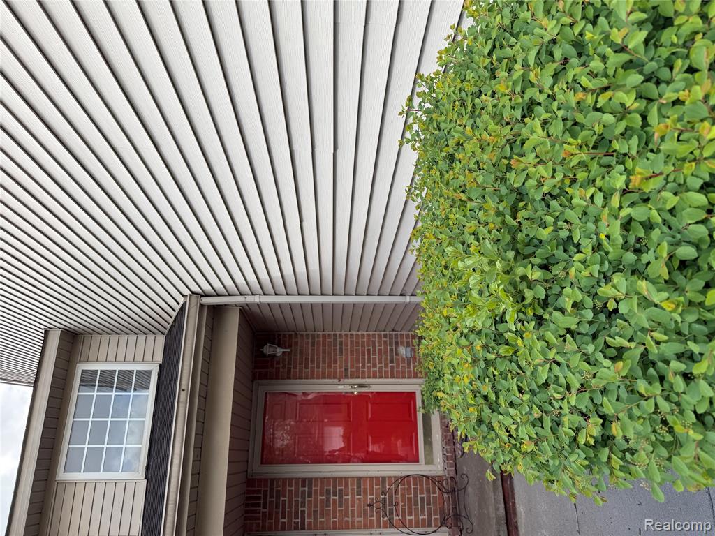 17469 Gateway Circle Property Photo 1