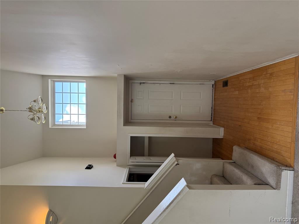 17469 Gateway Circle Property Photo 3