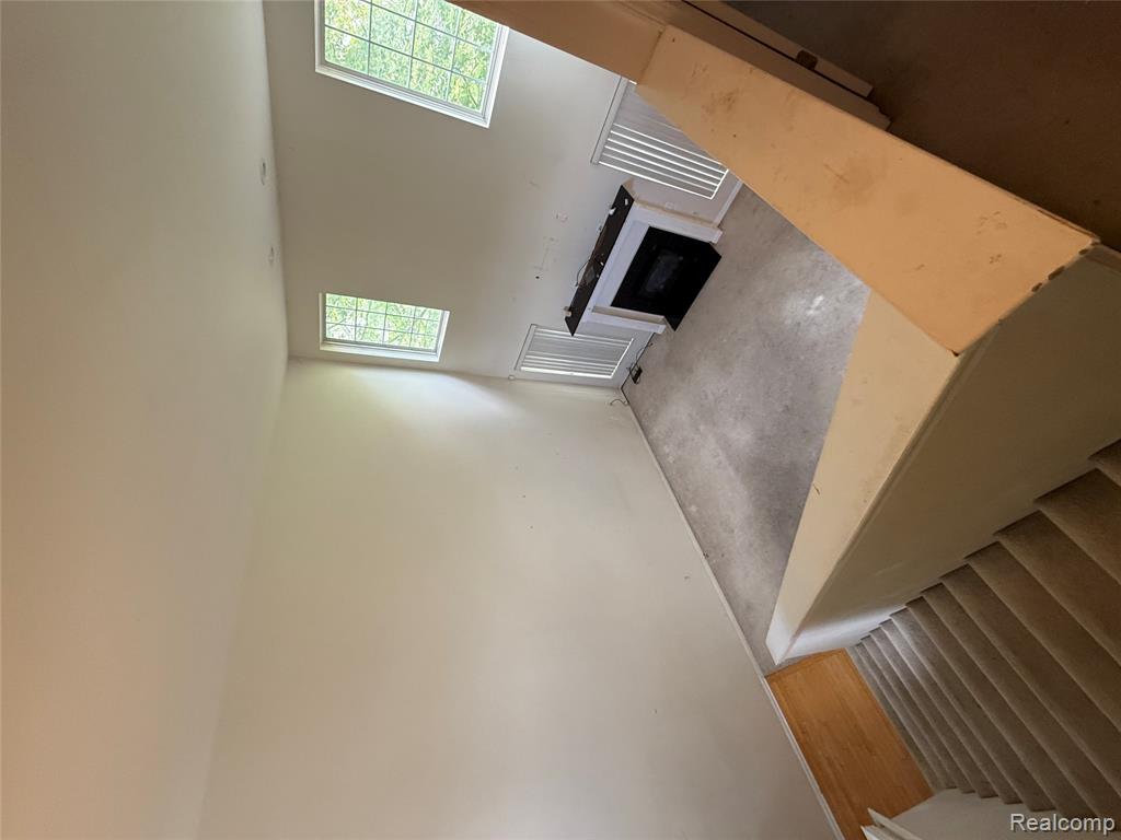17469 Gateway Circle Property Photo 4