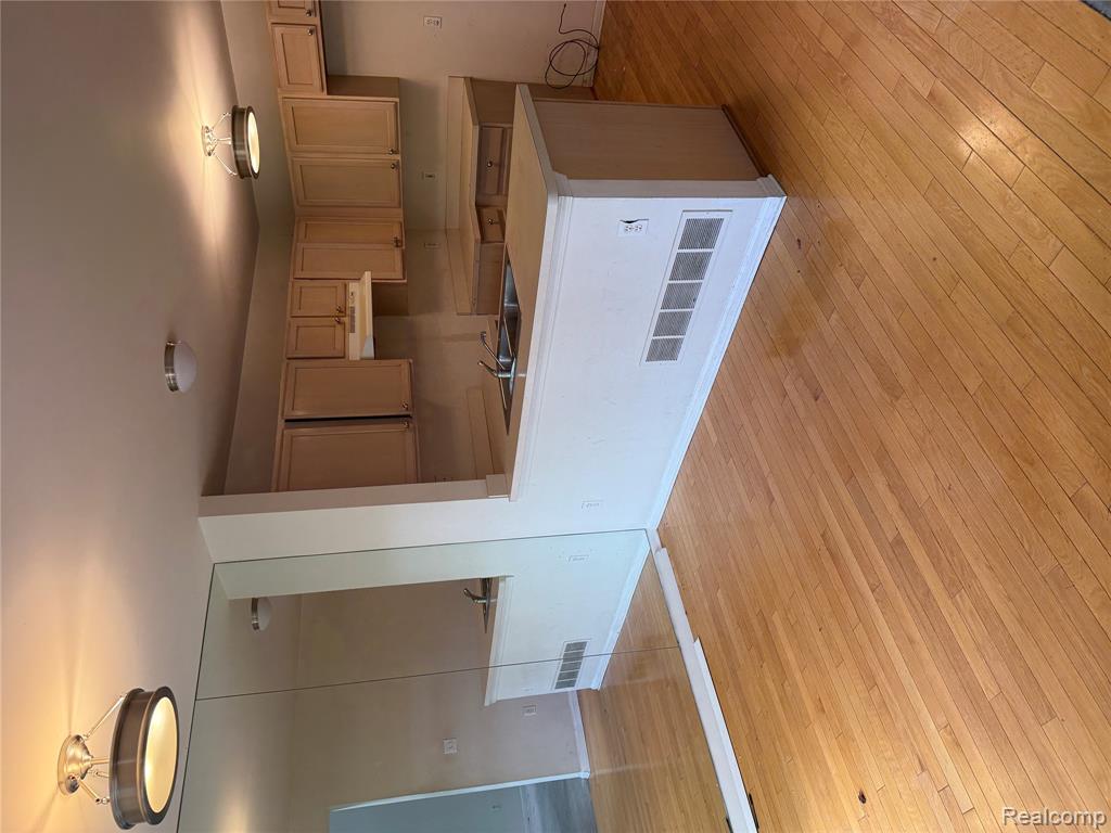 17469 Gateway Circle Property Photo 6