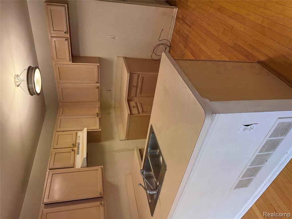 17469 Gateway Circle Property Photo 7