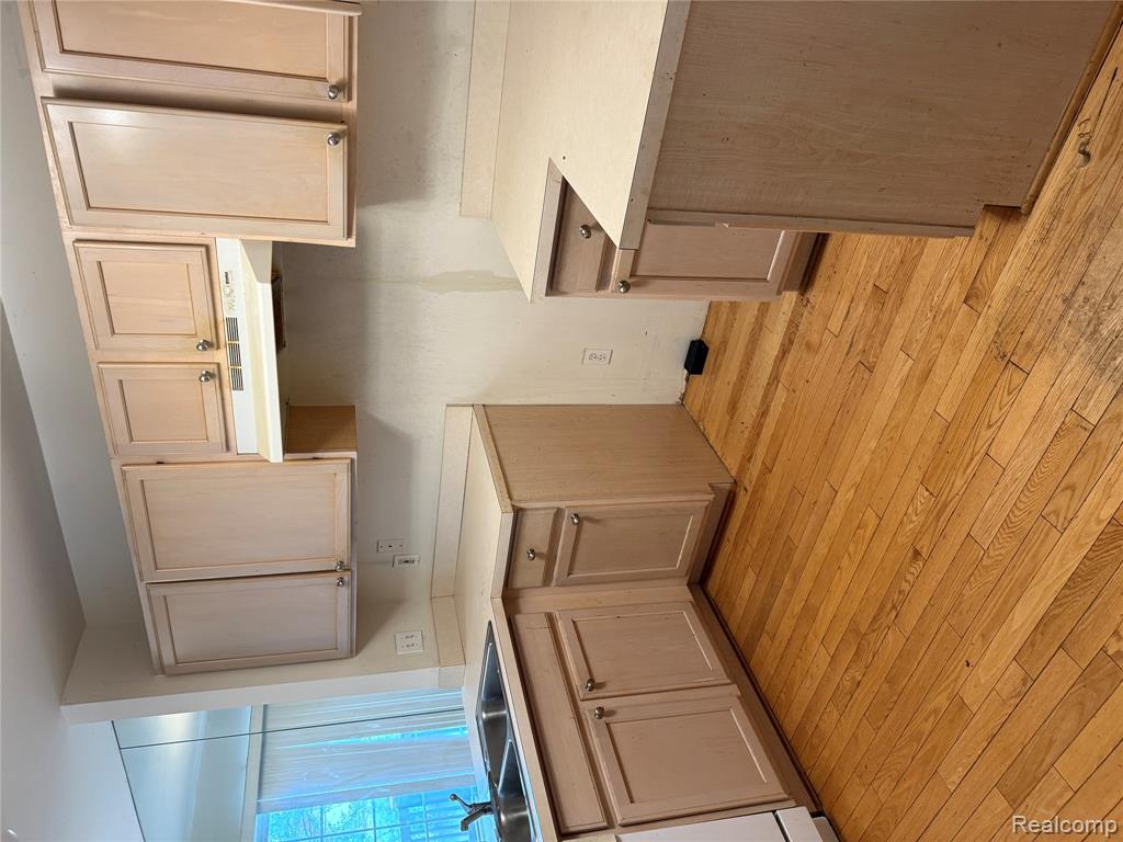 17469 Gateway Circle Property Photo 8
