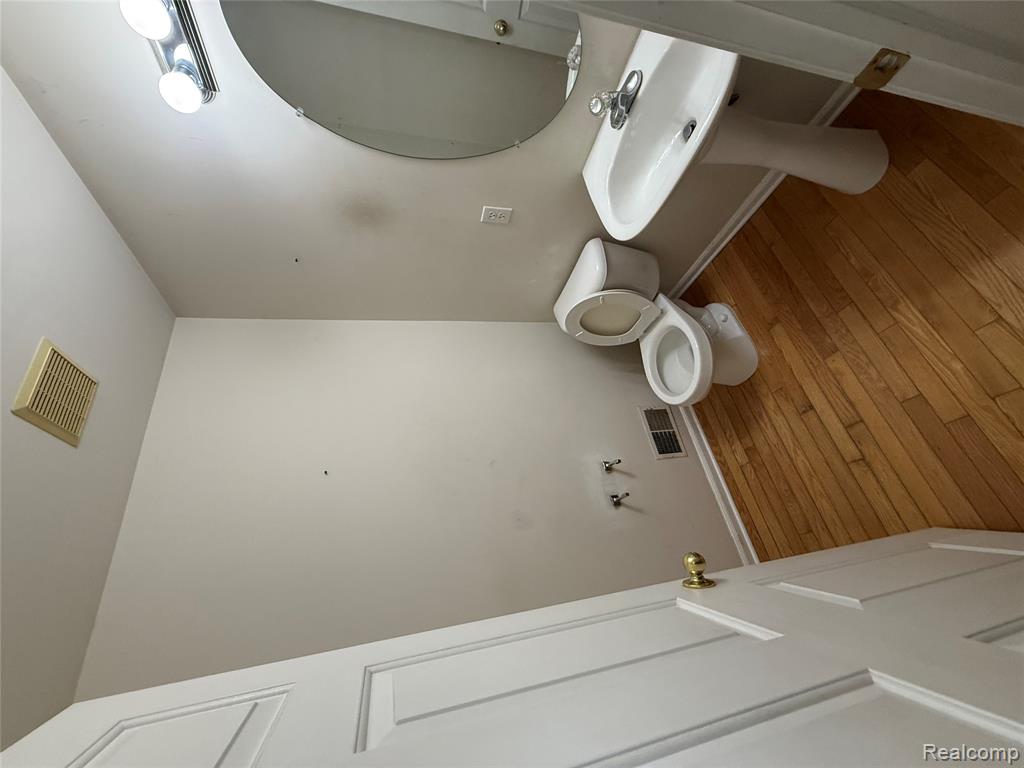 17469 Gateway Circle Property Photo 9