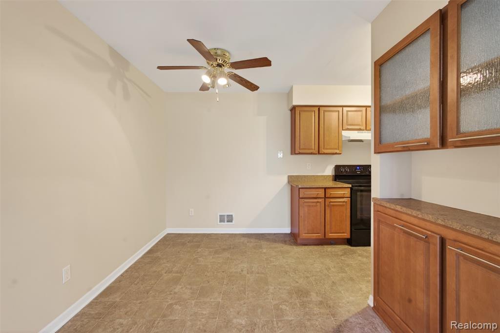 29200 Gloede Drive Property Photo 7