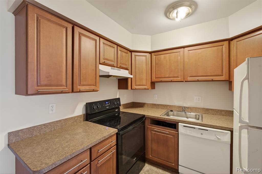 29200 Gloede Drive Property Photo 9