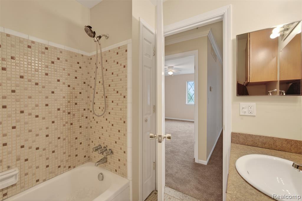 29200 Gloede Drive Property Photo 12