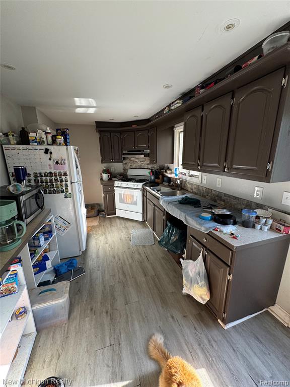 305 E Rolfe Property Photo 4