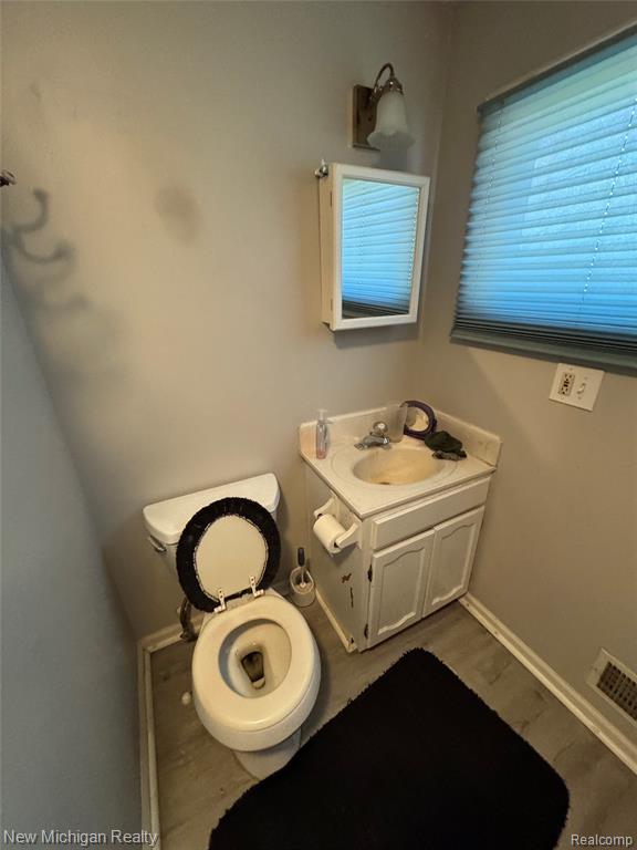 305 E Rolfe Property Photo 11