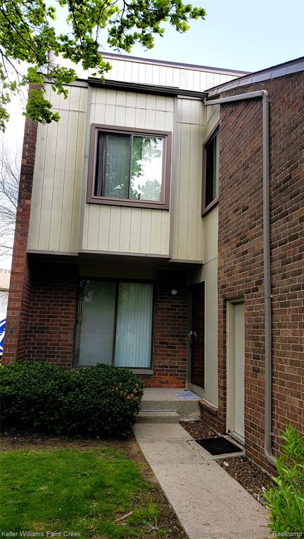 5872 Vassar Property Photo 3