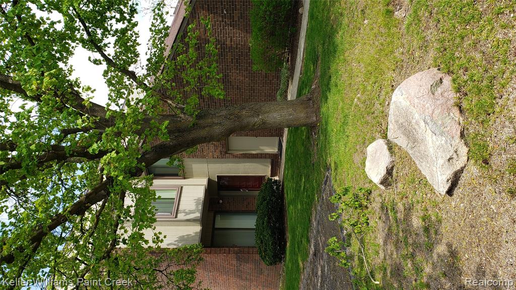 5872 Vassar Property Photo 6
