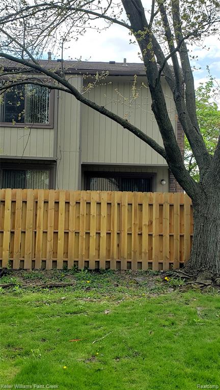 5872 Vassar Property Photo 8