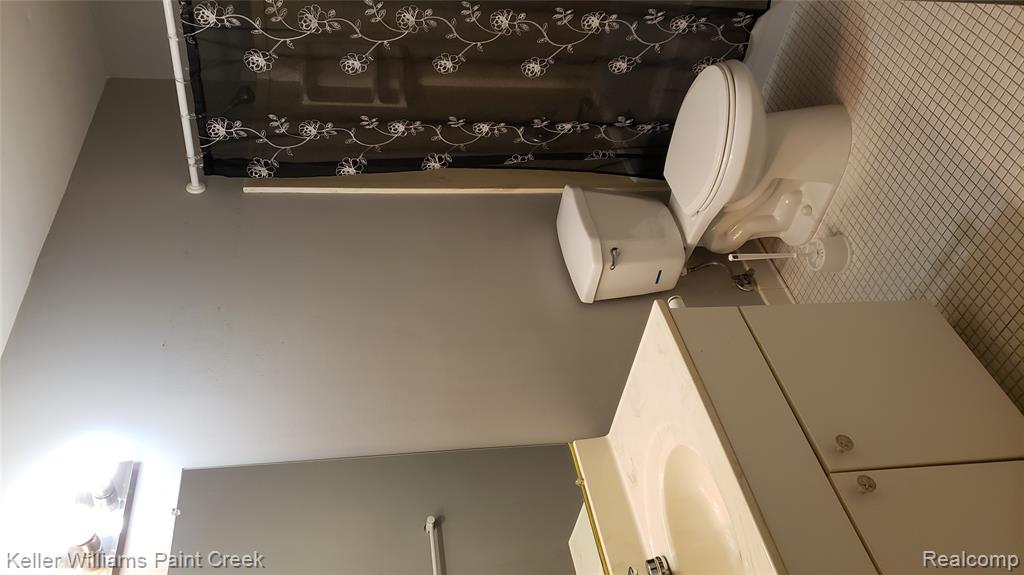 5872 Vassar Property Photo 27