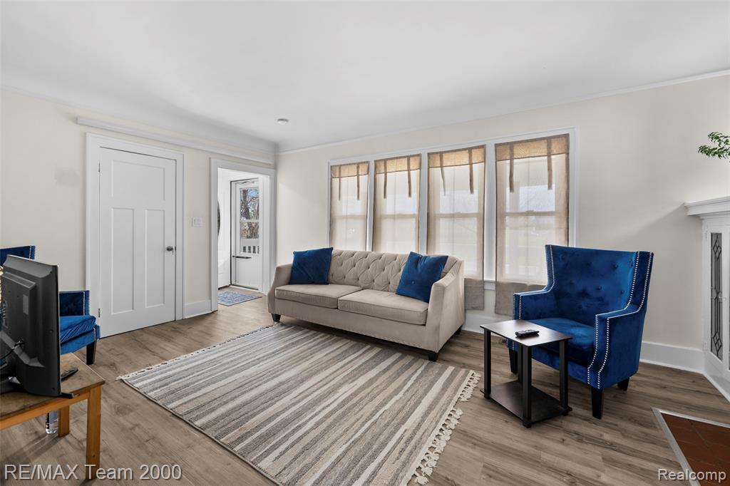 7121 Pinehurst Street Property Photo 10