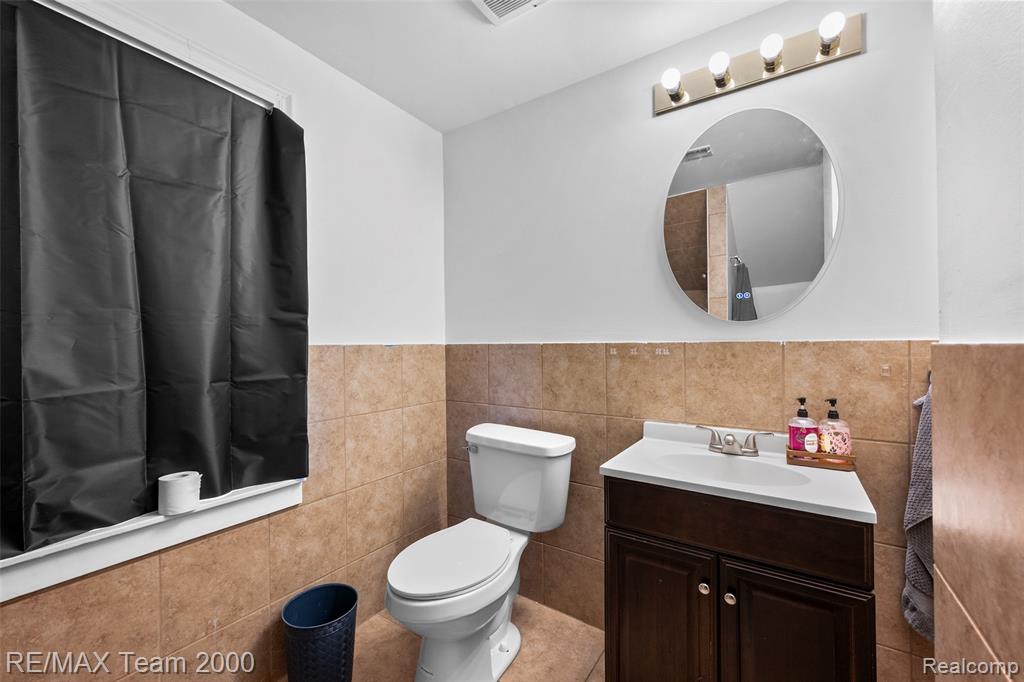 7121 Pinehurst Street Property Photo 24