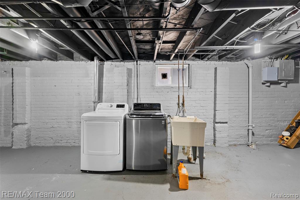 7121 Pinehurst Street Property Photo 28