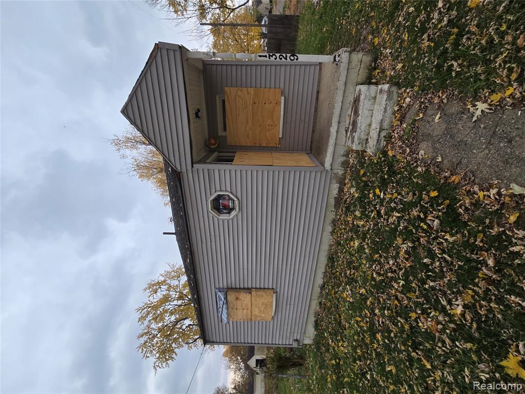 1329 Lincoln Avenue Property Photo 1