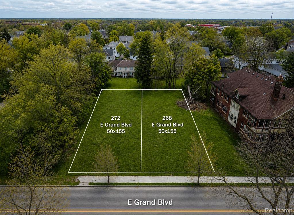 268 E Grand Boulevard Property Photo 1