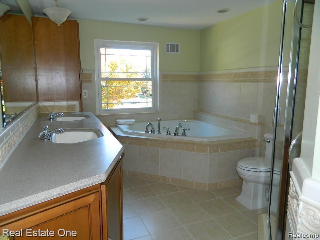 6927 Northpoint Drive Property Photo 24