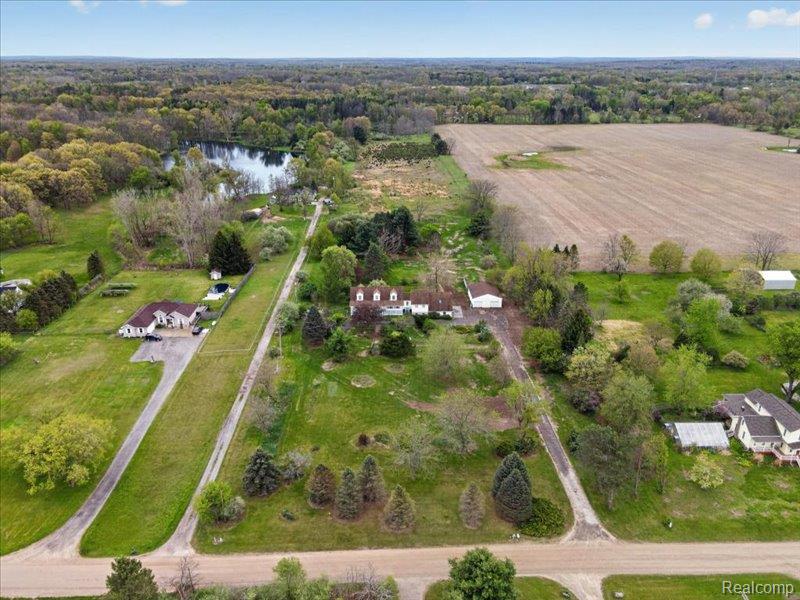 5081 Vines Road Property Photo 11