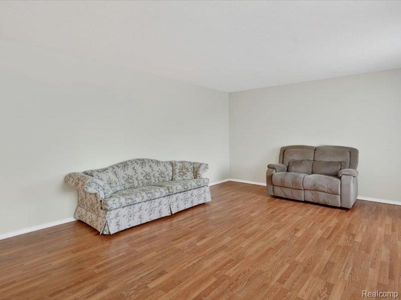 5081 Vines Road Property Photo 14