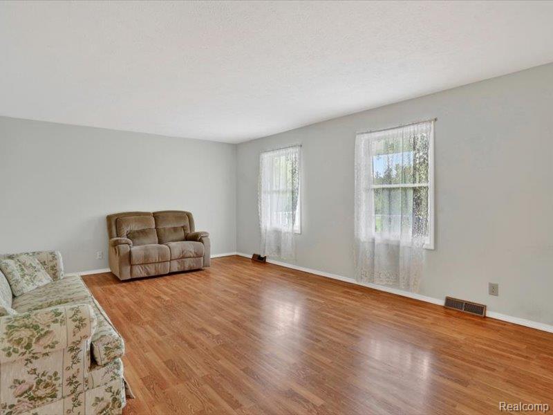 5081 Vines Road Property Photo 15