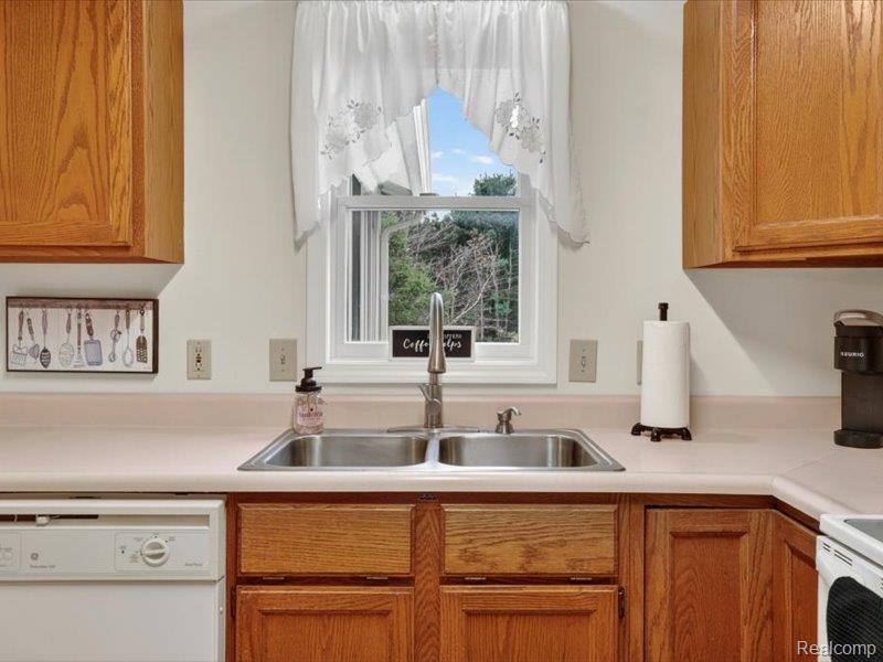 5081 Vines Road Property Photo 20