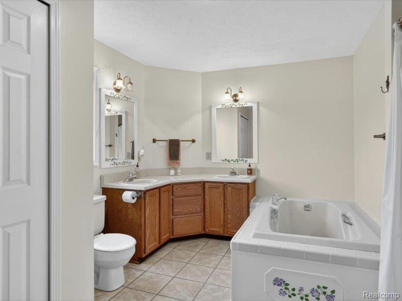 5081 Vines Road Property Photo 27