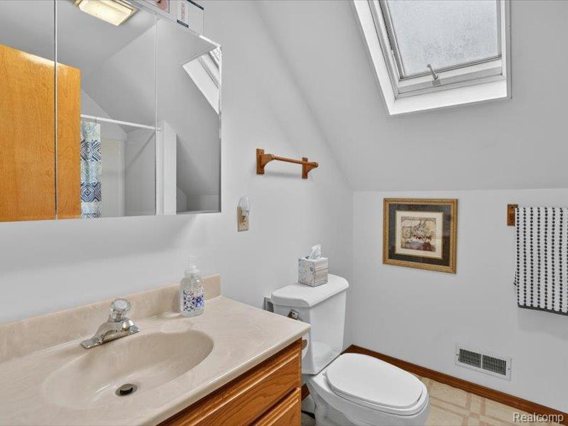 5081 Vines Road Property Photo 32