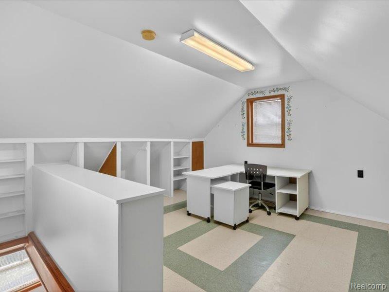 5081 Vines Road Property Photo 39