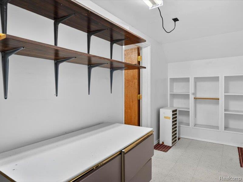 5081 Vines Road Property Photo 42