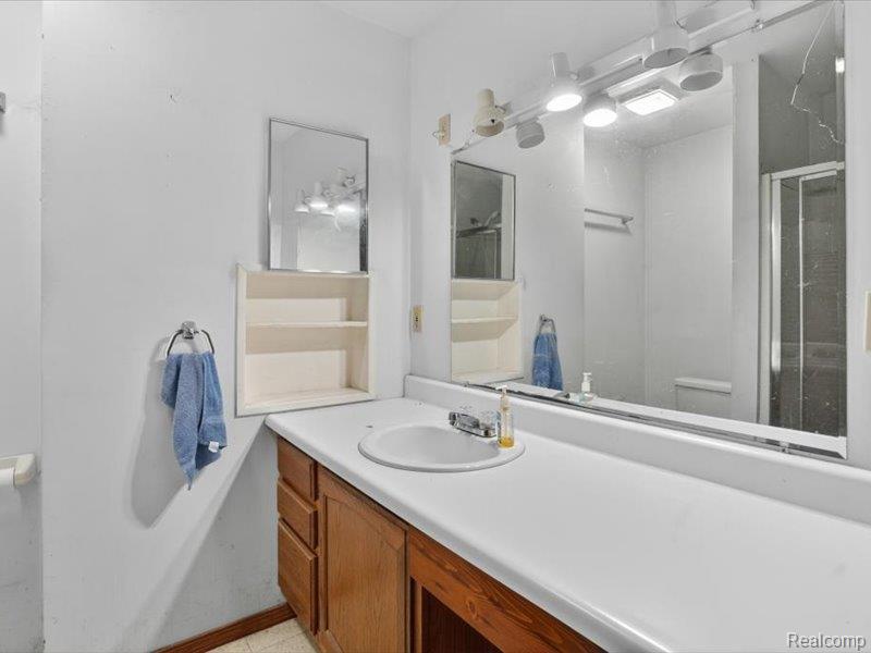 5081 Vines Road Property Photo 56