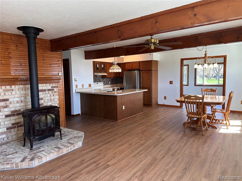 2800 E Booth Road Property Photo 3