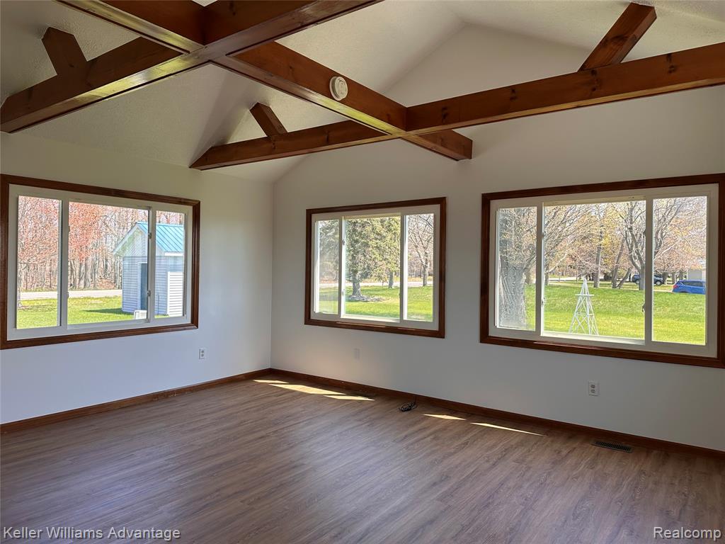 2800 E Booth Road Property Photo 6