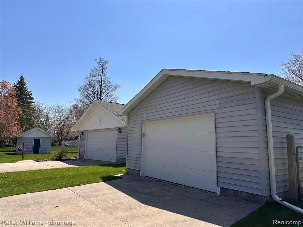 2800 E Booth Road Property Photo 24