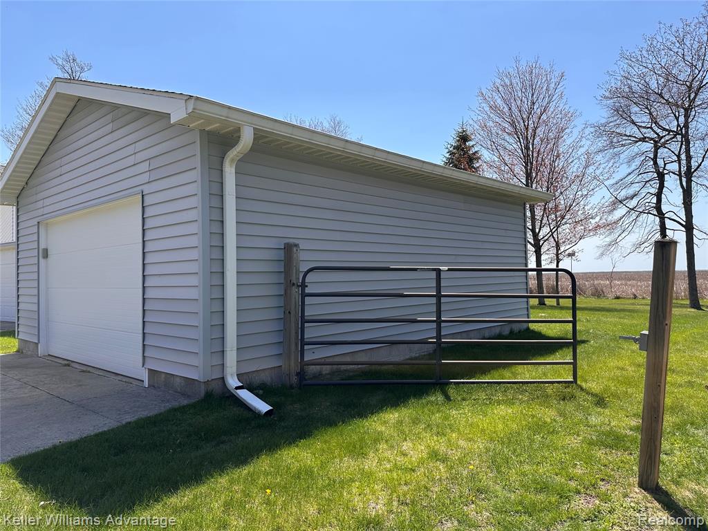 2800 E Booth Road Property Photo 25