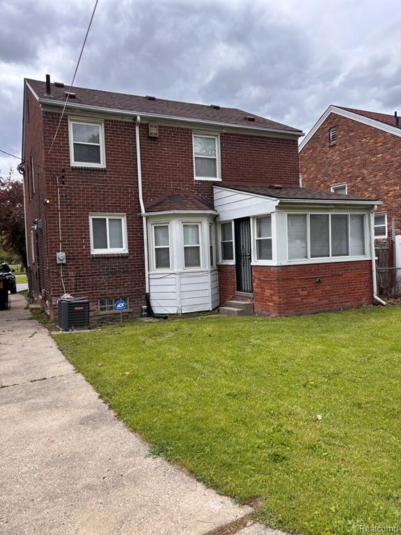 5797 E Outer Drive Property Photo 2