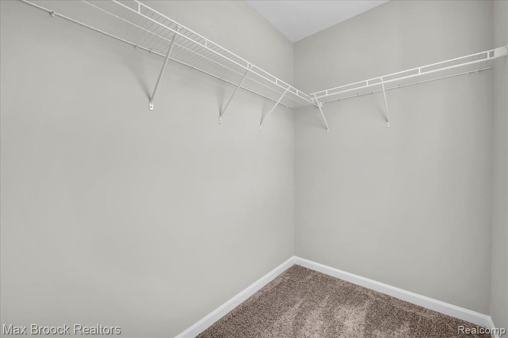 240 W Wilson Property Photo 33