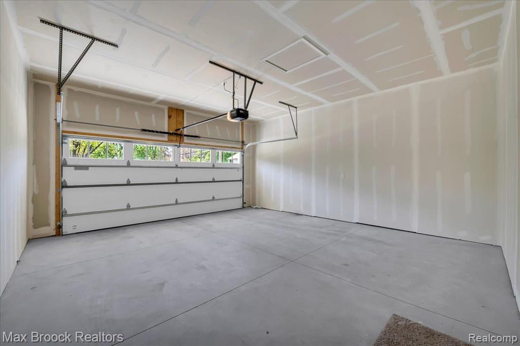 240 W Wilson Property Photo 43