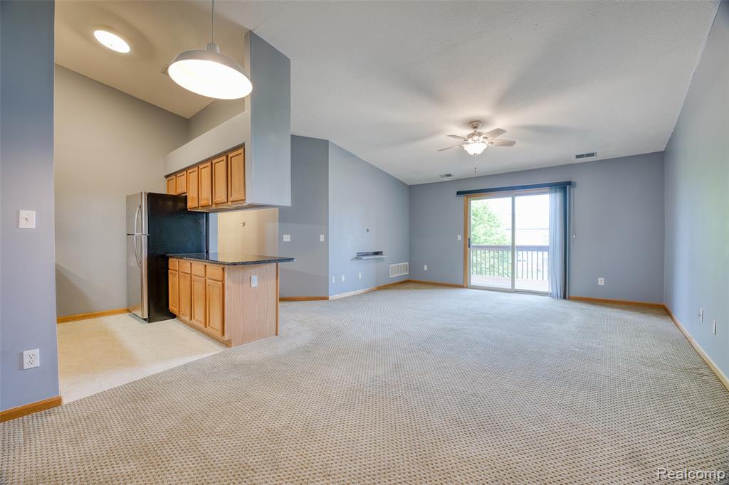 46075 Tallgrass Court Property Photo 5