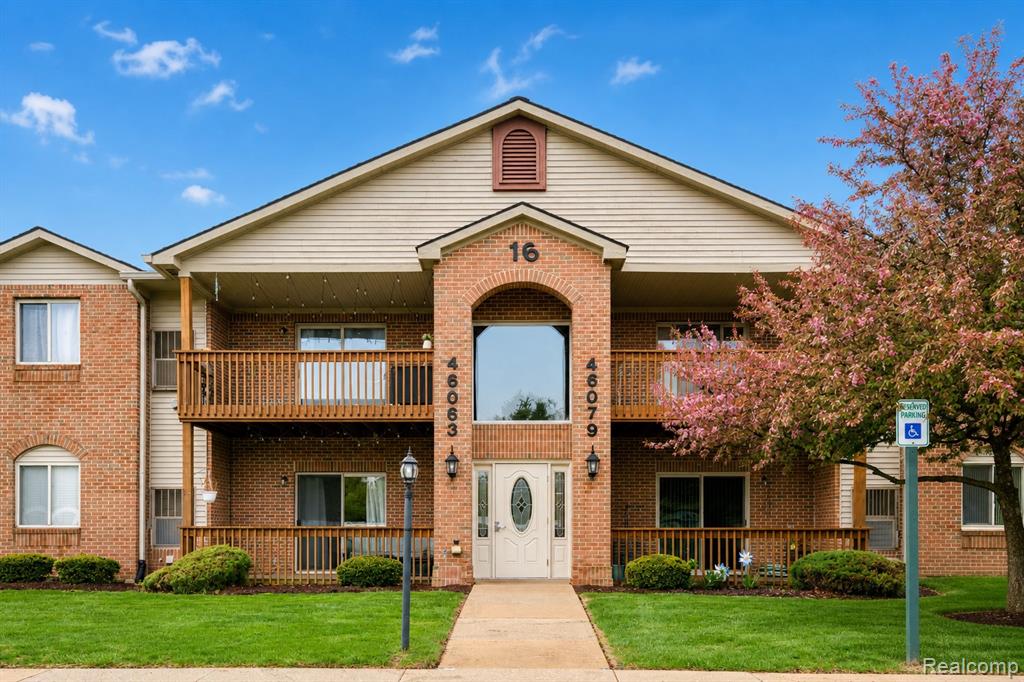 46075 Tallgrass Court Property Photo 7