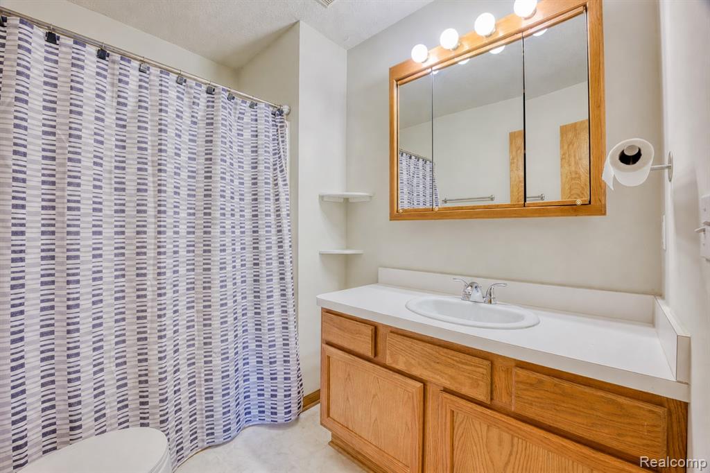 46075 Tallgrass Court Property Photo 18