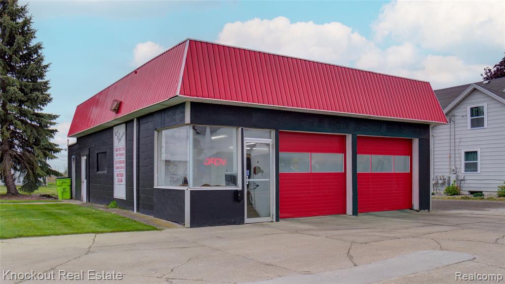9739 Saginaw Street Property Photo 3