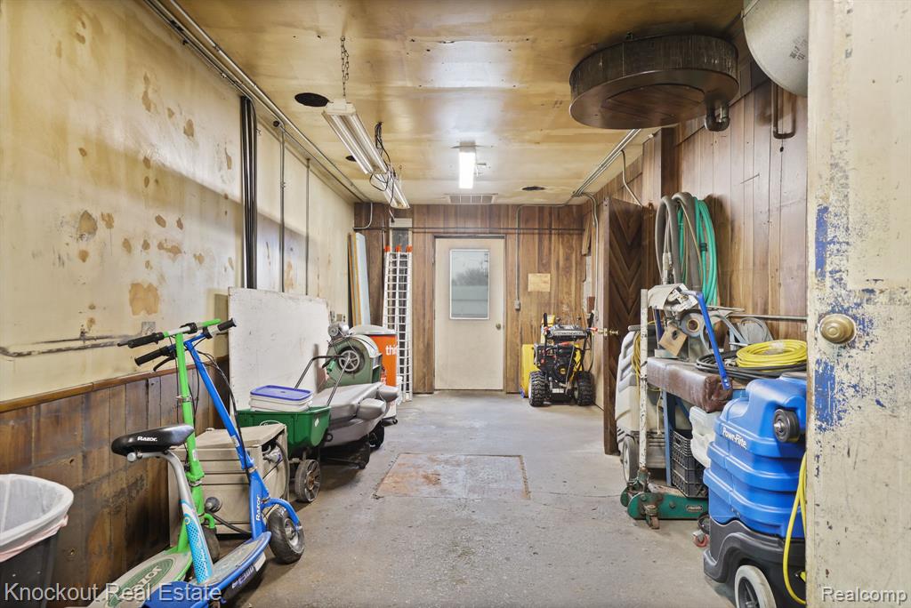 9739 Saginaw Street Property Photo 15