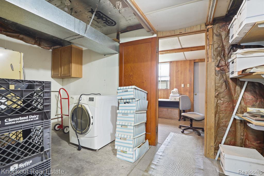 9739 Saginaw Street Property Photo 17