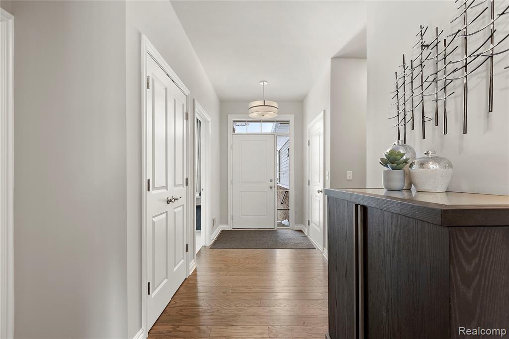 9937 Crossview Trail Property Photo 2