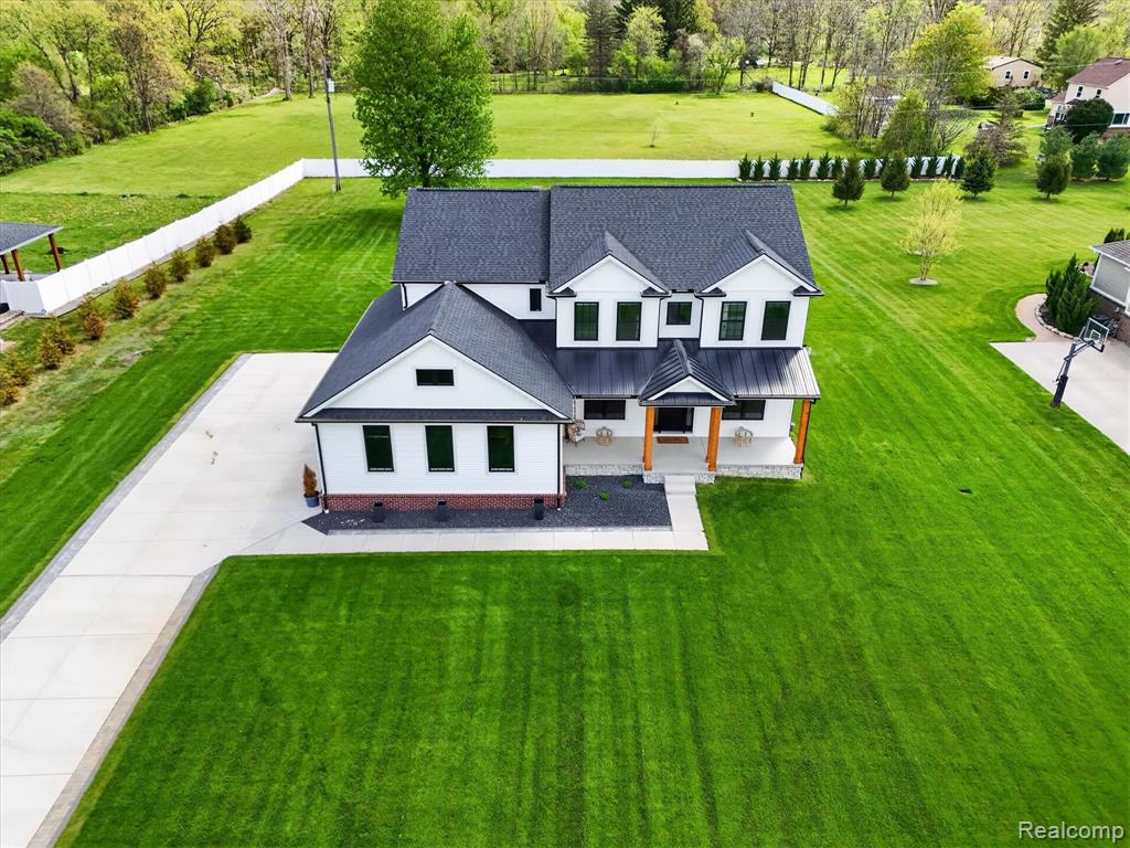27598 Green Valley Drive Property Photo 1