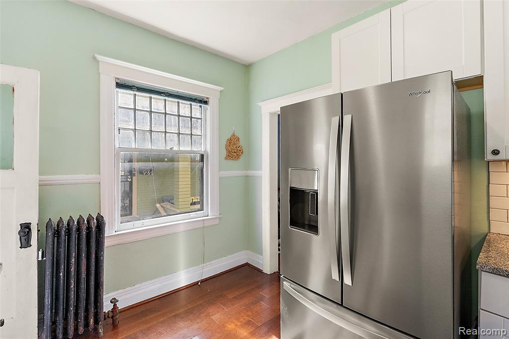 867 Edison Street Property Photo 13