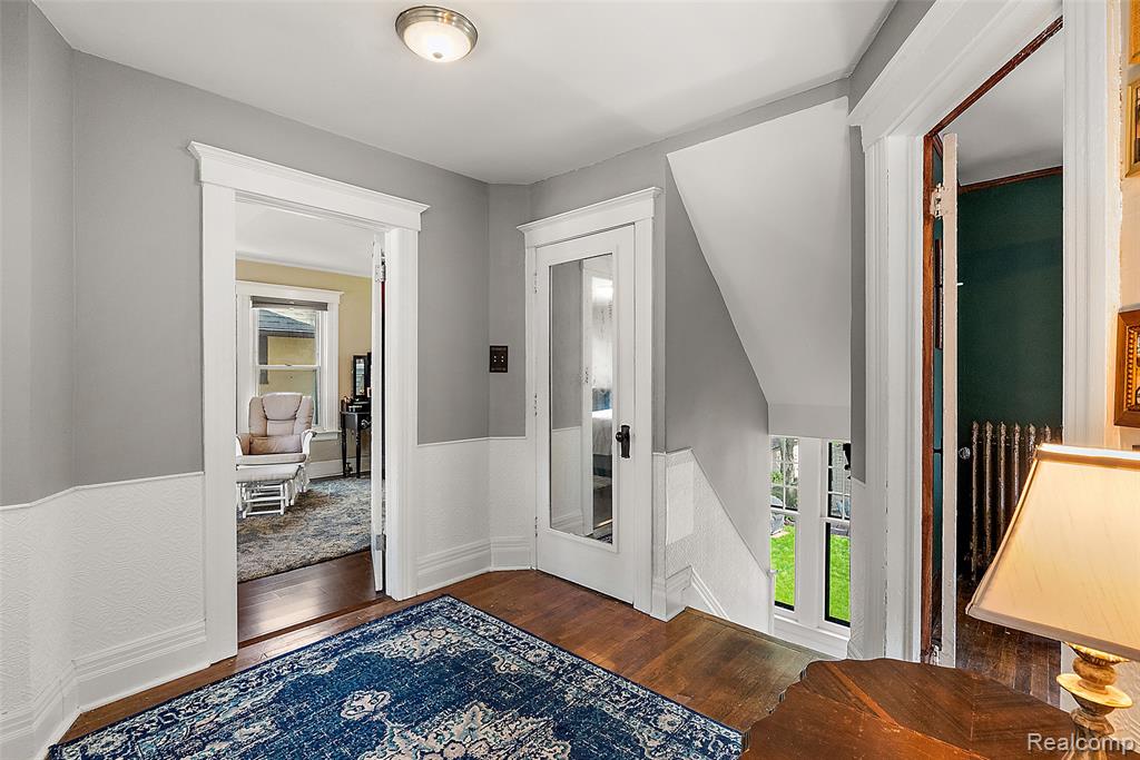 867 Edison Street Property Photo 17